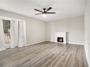 4633 Wild Indigo Street 536, Houston TX 77027