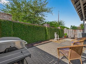 1607 W Rose Terrace Lane, Houston TX 77055