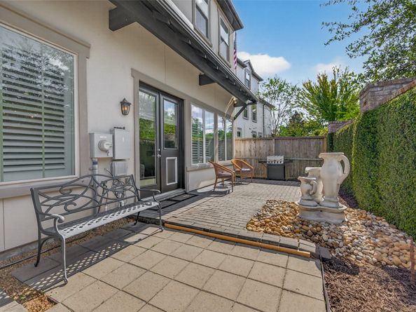 1607 W Rose Terrace Lane, Houston TX 77055