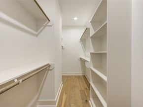 933 E 40 1/2 St Street, Houston TX 77022