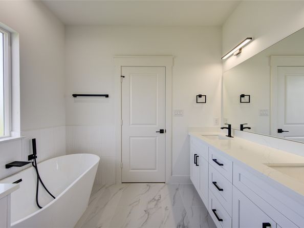 933 E 40 1/2 St Street, Houston TX 77022