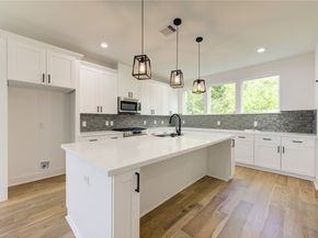 933 E 40 1/2 St Street, Houston TX 77022