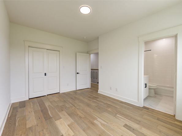 933 E 40 1/2 St Street, Houston TX 77022