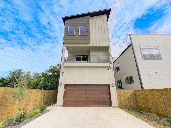 933 E 40 1/2 St Street, Houston TX 77022