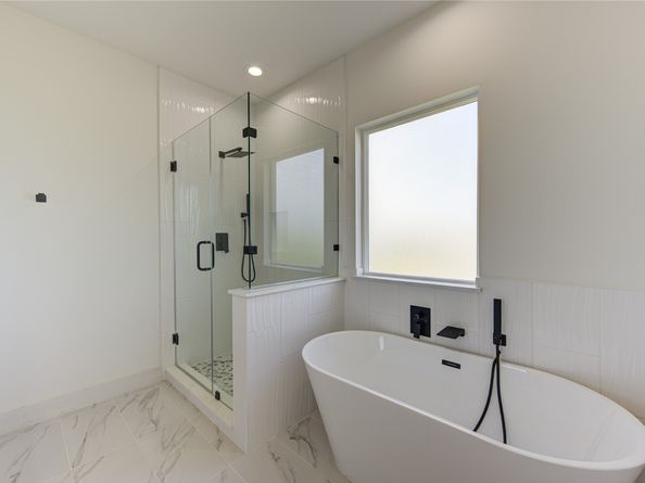 933 E 40 1/2 St Street, Houston TX 77022