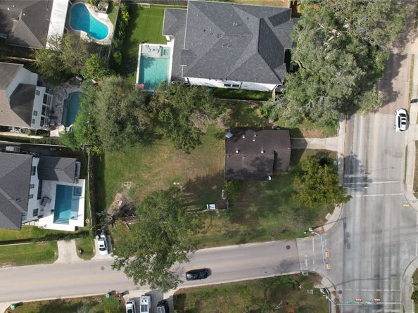 903 W 43rd Street, Houston TX 77018