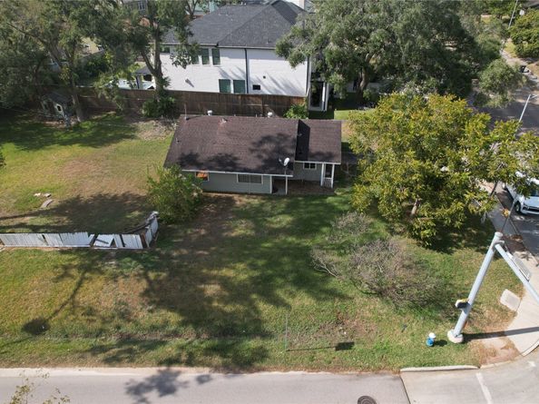 903 W 43rd Street, Houston TX 77018