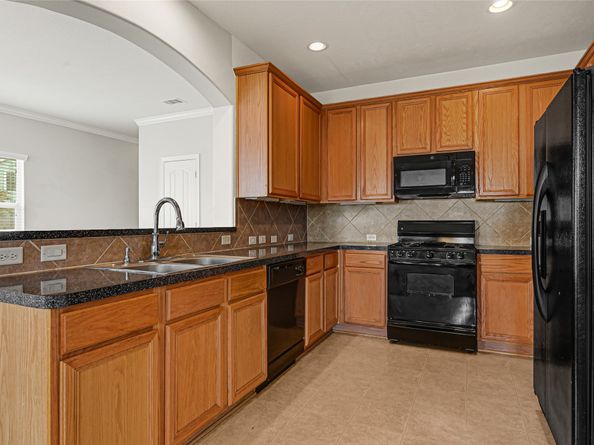 5010 Dartmoor Ridge Trail, Houston TX 77066