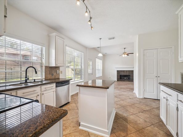 2915 Colonel Court Drive, Richmond TX 77406