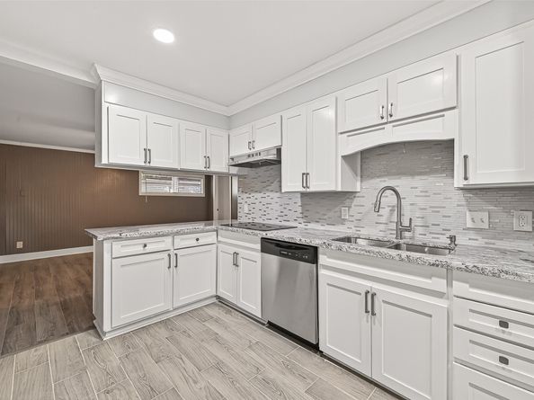 4729 Paradise Lane, Houston TX 77048