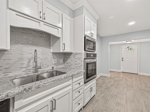 4729 Paradise Lane, Houston TX 77048