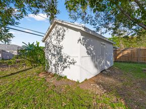 4729 Paradise Lane, Houston TX 77048