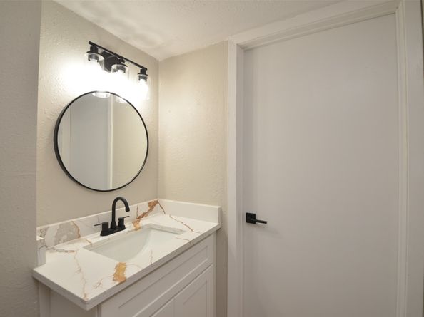 12019 Bob White Drive, Houston TX 77035