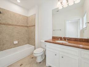 6635 Wanita Place B, Houston TX 77007