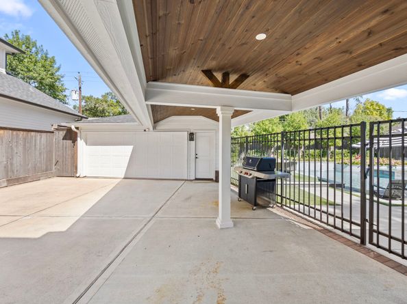 14350 Kellywood Lane, Houston TX 77079