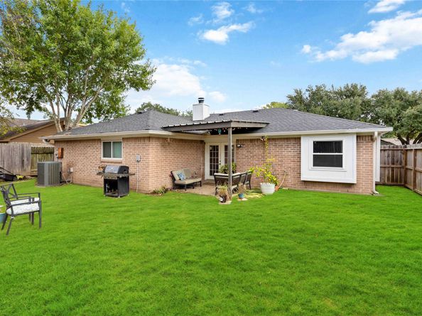 1923 Fernspray Lane, Houston TX 77084