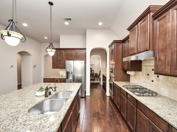 1118 Weldon Park Drive, Sugar Land TX 77479