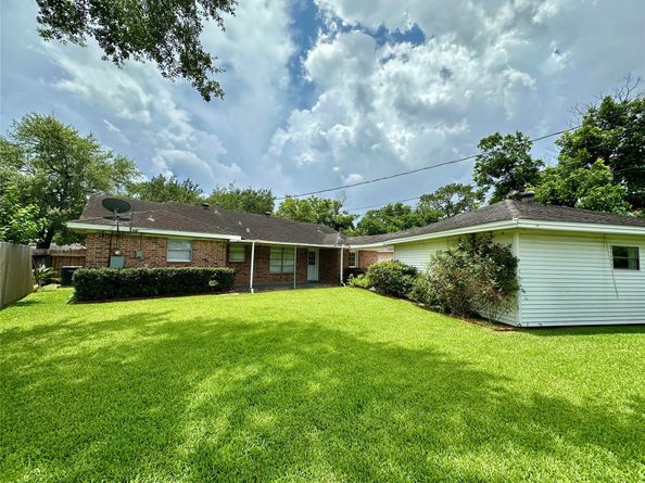 5818 Birchmont Drive, Houston TX 77092