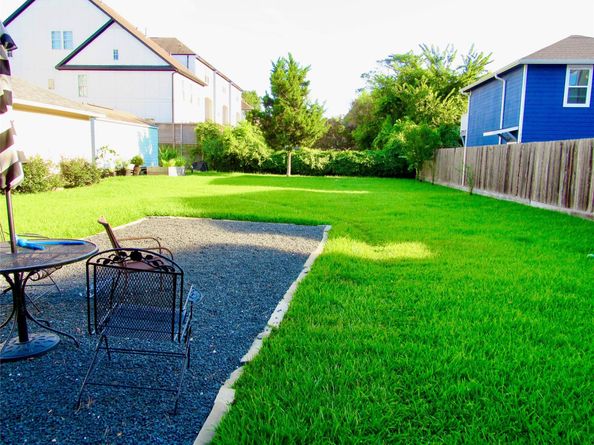 1126 W 22nd Street, Houston TX 77008