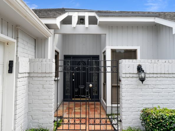 12107 Carriage Hill Drive, Houston TX 77077