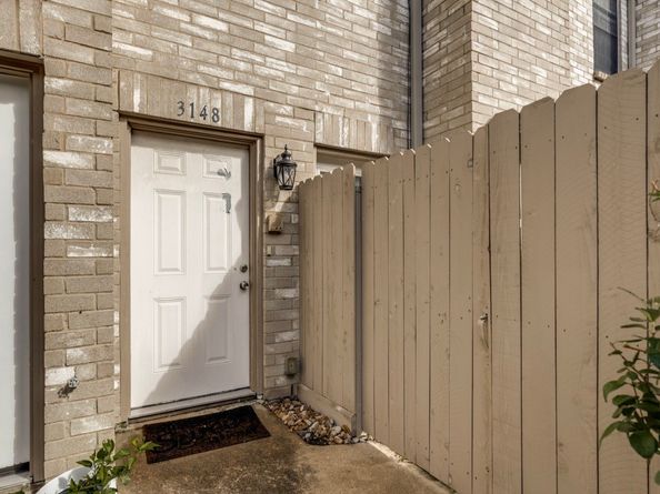 3148 Holly Hall Street 3148, Houston TX 77054