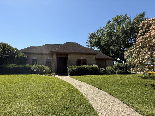 11527 Cedar Creek Drive, Houston TX 77077
