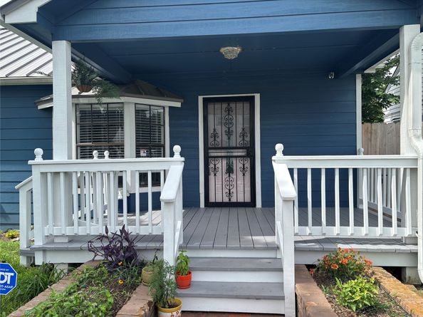5738 Newport Street, Houston TX 77023
