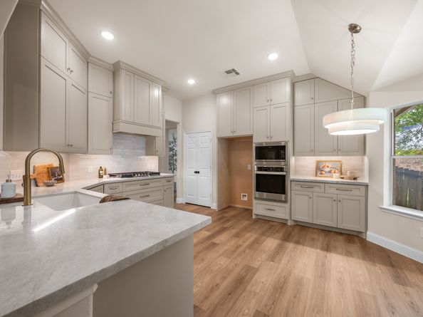 2 Gilded Crest Court, The Woodlands TX 77382