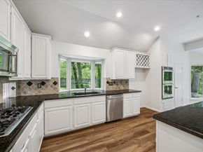 30 Skyland Place, The Woodlands TX 77381