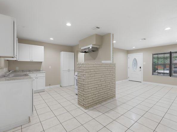 10011 Aves Street, Houston TX 77034
