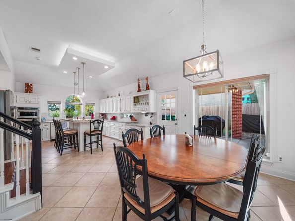 5 Hidden Pond Place, The Woodlands TX 77381