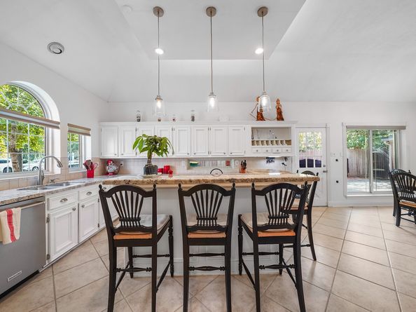 5 Hidden Pond Place, The Woodlands TX 77381