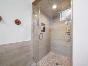5 Hidden Pond Place, The Woodlands TX 77381