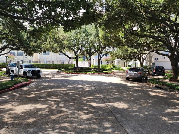 7399 Regency Square Court 7399, Houston TX 77036