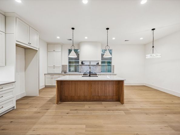 1918 Spillers Lane, Houston TX 77043