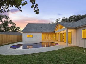 1918 Spillers Lane, Houston TX 77043