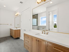 710 Waverly Street D, Houston TX 77007