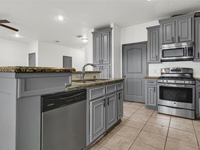 2905 Baer Street 6, Houston TX 77020