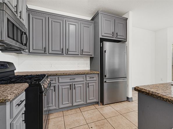 2905 Baer Street 6, Houston TX 77020