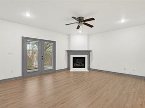 2905 Baer Street 6, Houston TX 77020