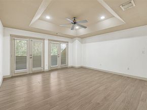 2905 Baer Street 6, Houston TX 77020