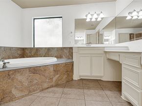 2905 Baer Street 6, Houston TX 77020