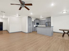2905 Baer Street 6, Houston TX 77020