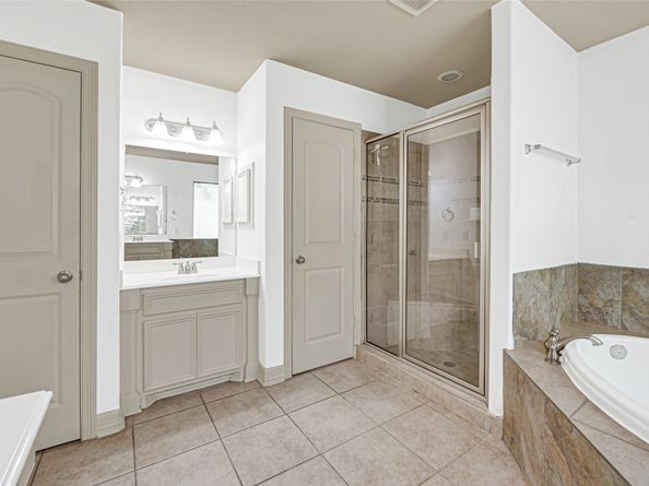 2905 Baer Street 6, Houston TX 77020