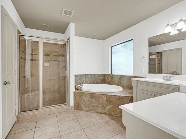 2905 Baer Street 6, Houston TX 77020