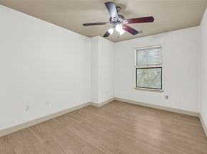 2905 Baer Street 6, Houston TX 77020