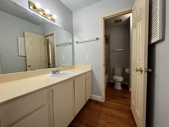 6200 W Tidwell Road 902, Houston TX 77092
