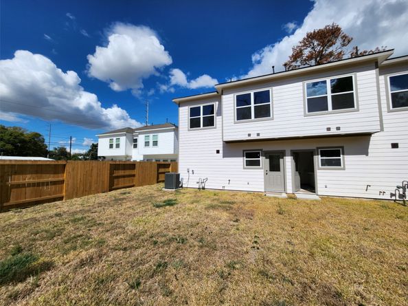 8306 Tidwell Road, Houston TX 77028