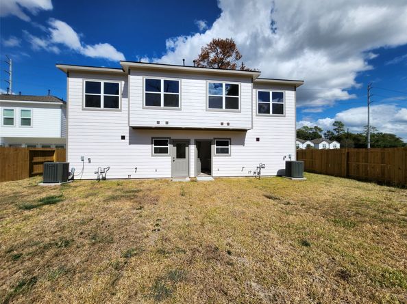 8306 Tidwell Road, Houston TX 77028