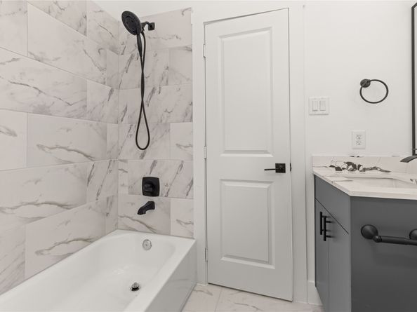 2707 Dennis Street, Houston TX 77004
